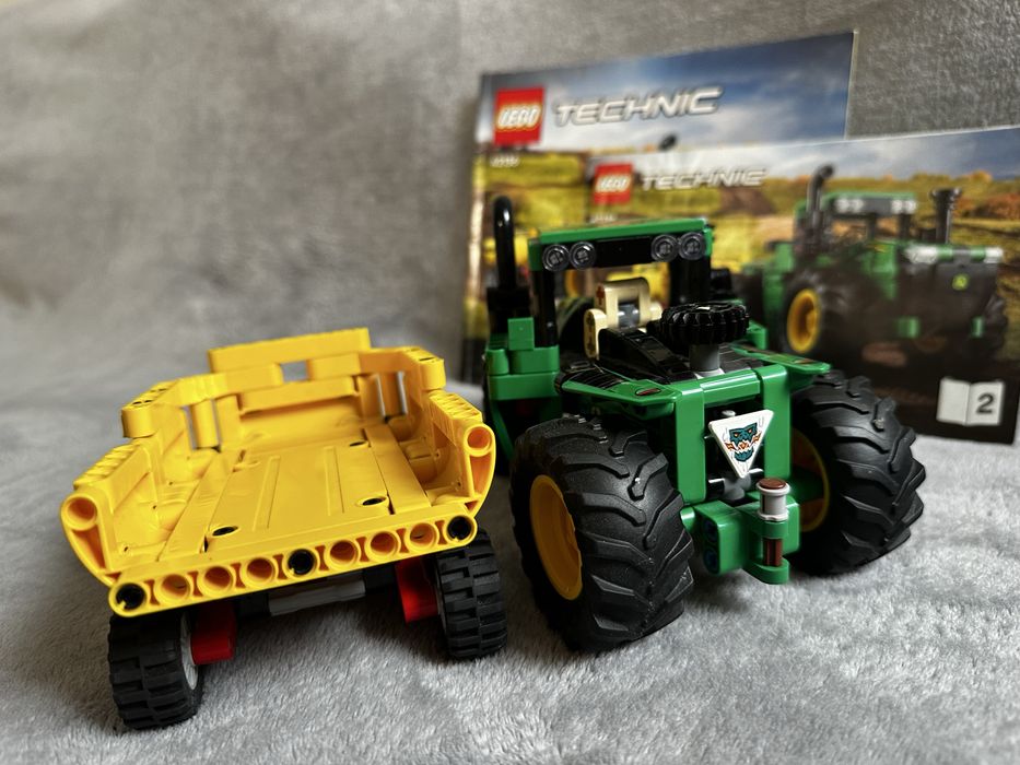 Конструктор LEGO Technic Трактор John Deere 9620R 4WD 42136