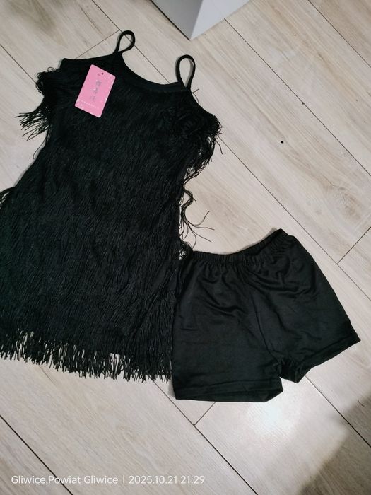 Sukienka do tańca z frędzlami to