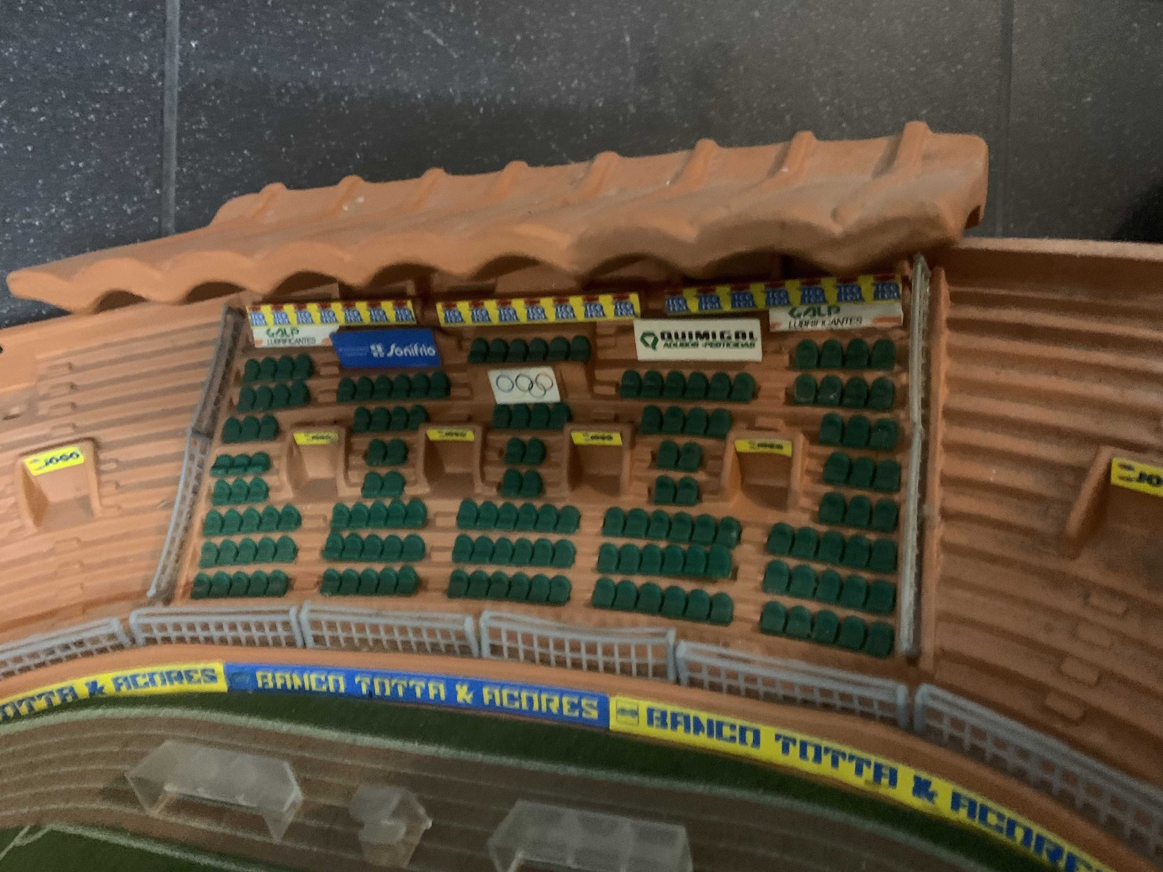 Estádio de Alvalade em barro