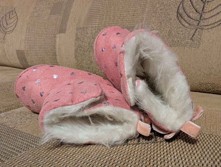 Ciepłe niechodki dziewczęce 6-9mies. (roz. 74)