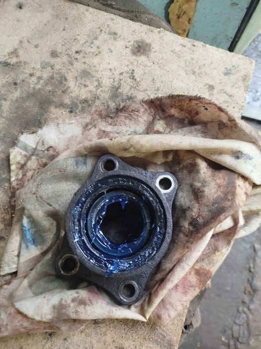 Продам ступицу на Форд Сиерра