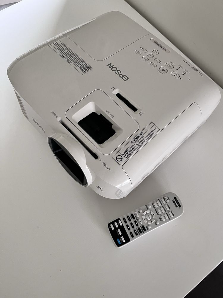 Projektor Epson EH-TW5600 Full HD