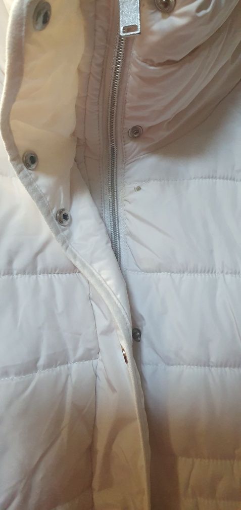 Biała przedłużona kurtka