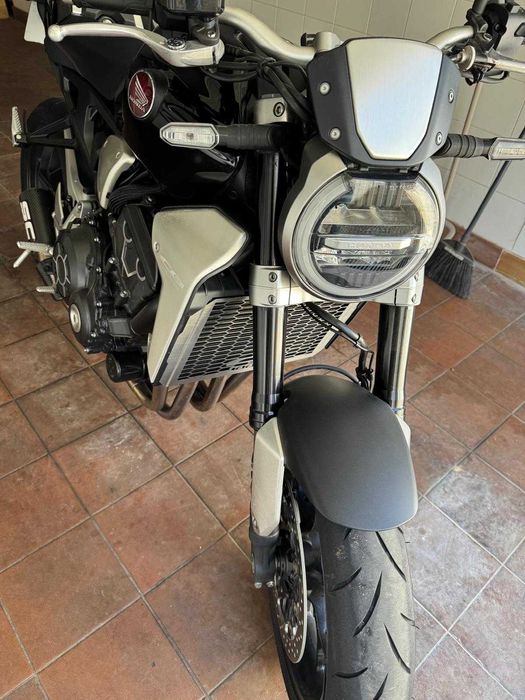 Mota HONDA CB 1000RA como nova