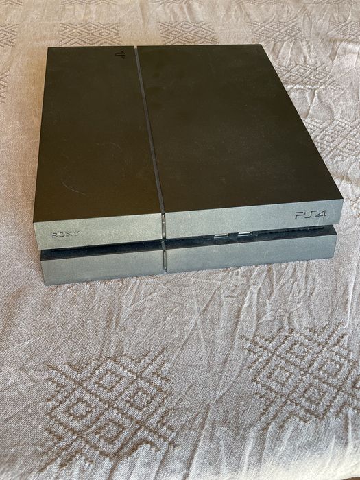 Vendo Playstation 4 500GB + 1 Comando Preto PS4