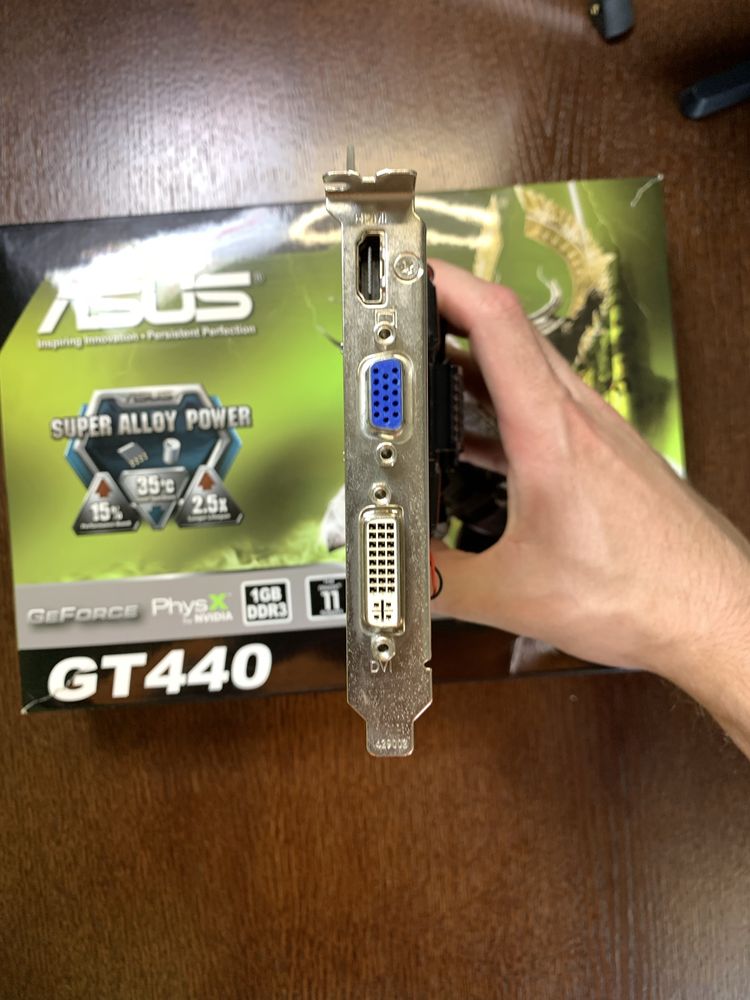 Відеокарта Asus GT 440