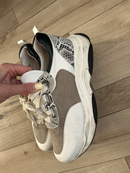 Продам жіночі снікерси