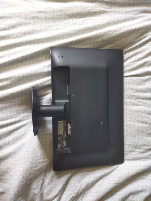 Монітор Philips 193V5LSB2/62 19" — Ідеальний стан, без дефектів