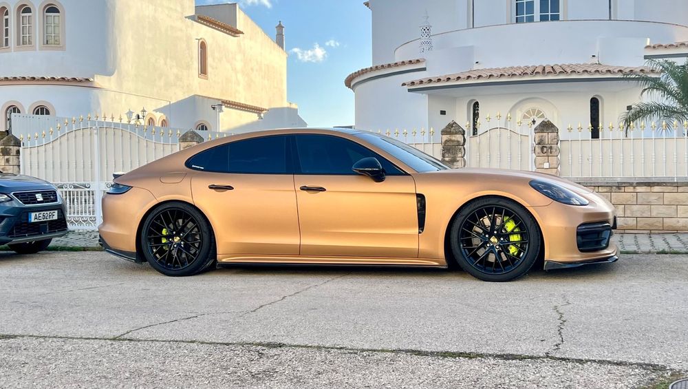 Porsche Panamera 4 E-Hybrid Platinum Edition com PDLS