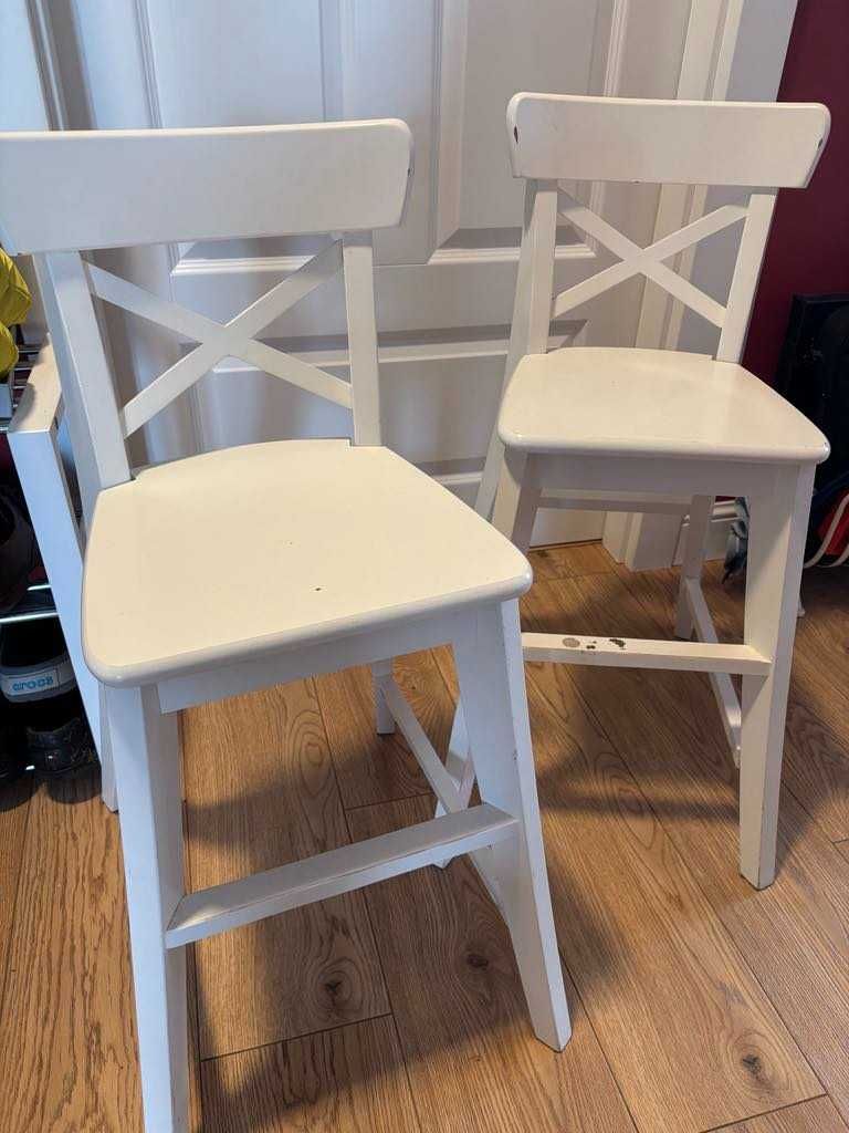 Krzesełka INGOLF IKEA dla dziecka.