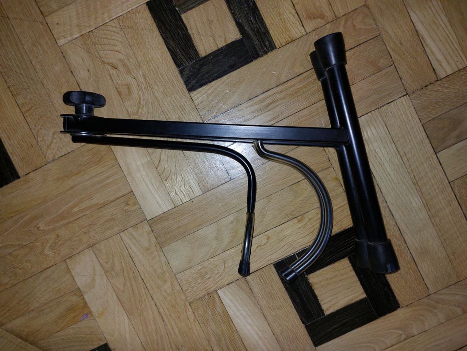 Składany statyw, stojak na gitarę