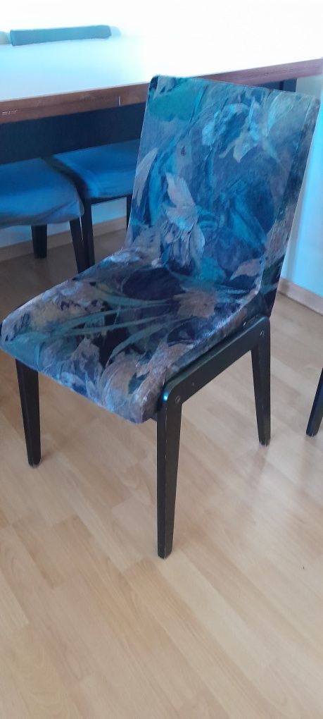 Stół rozciągany z PRL + 4 krzesła