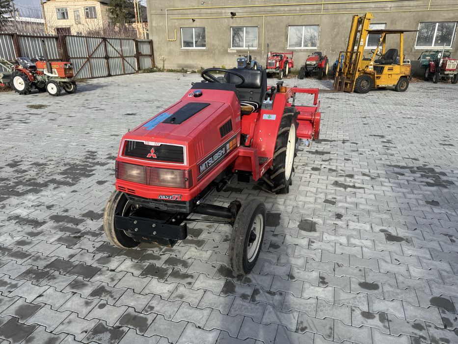 Японський трактор Mitsubishi MT18