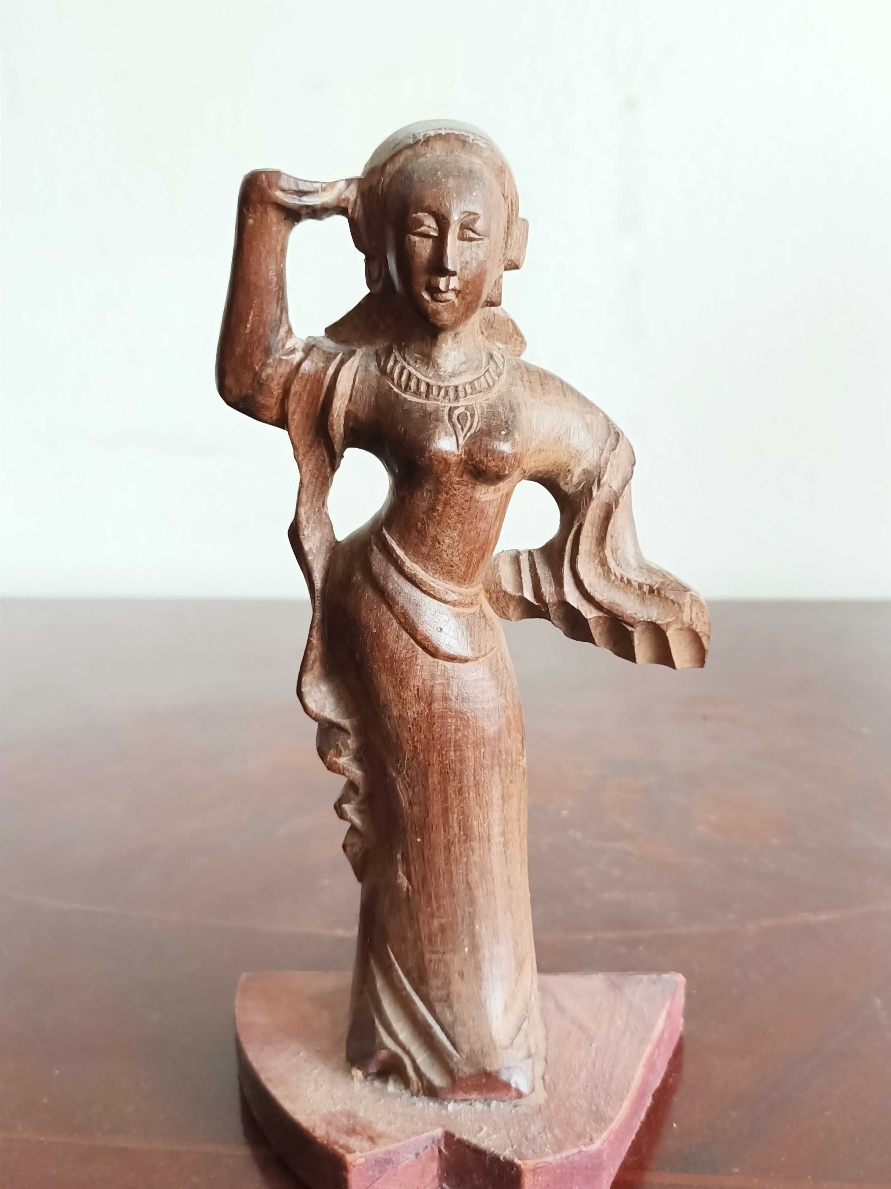 Figurka z drewna egzotycznego Tańcząca bogini