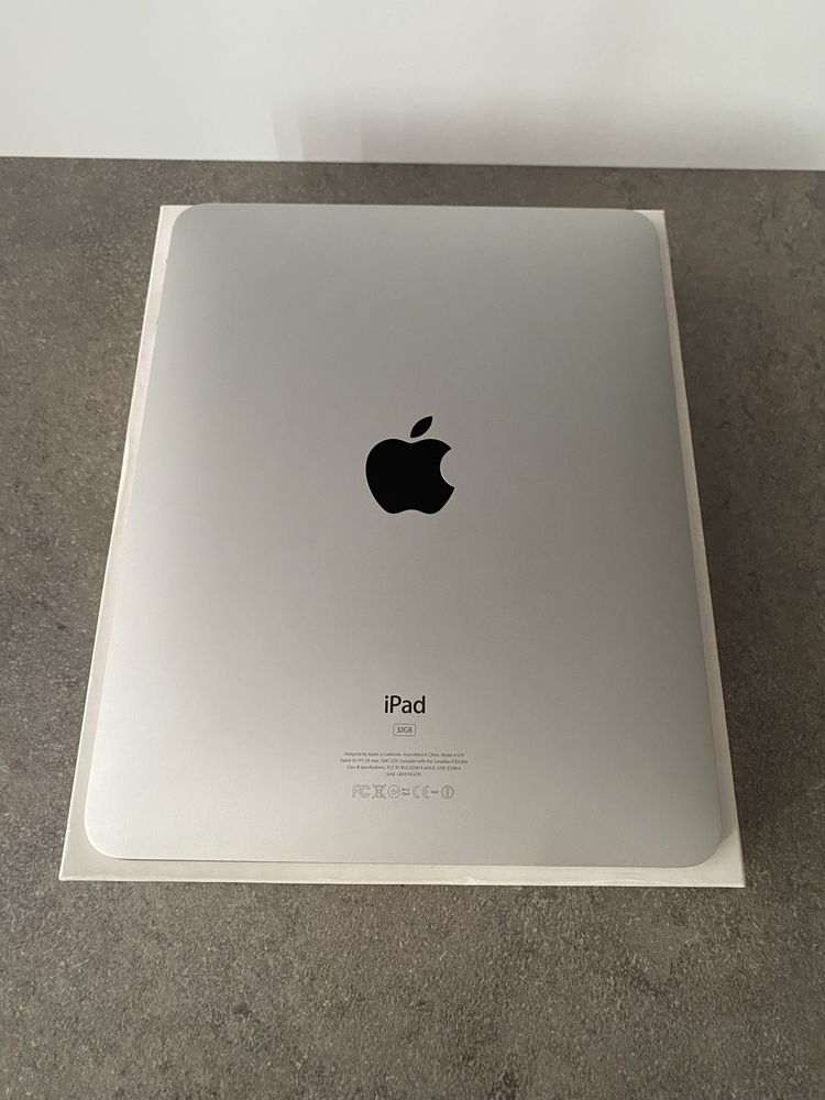 Ipad первого поколения А1219 В идеальном состоянии