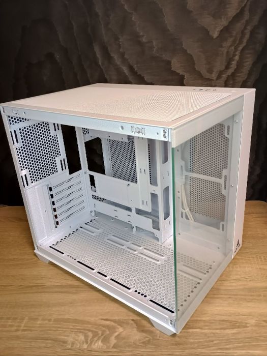 Компьютерный корпус MSI