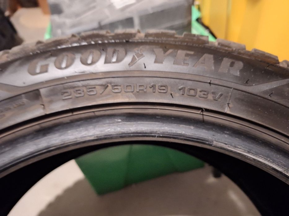 OPONA 235/50R19 GOODYEAR UG Performance + DOT 2722 6.5MM