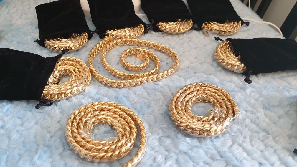 Cordões banhados a ouro 18k mais pulseiras banhadas a ouro e cravejada