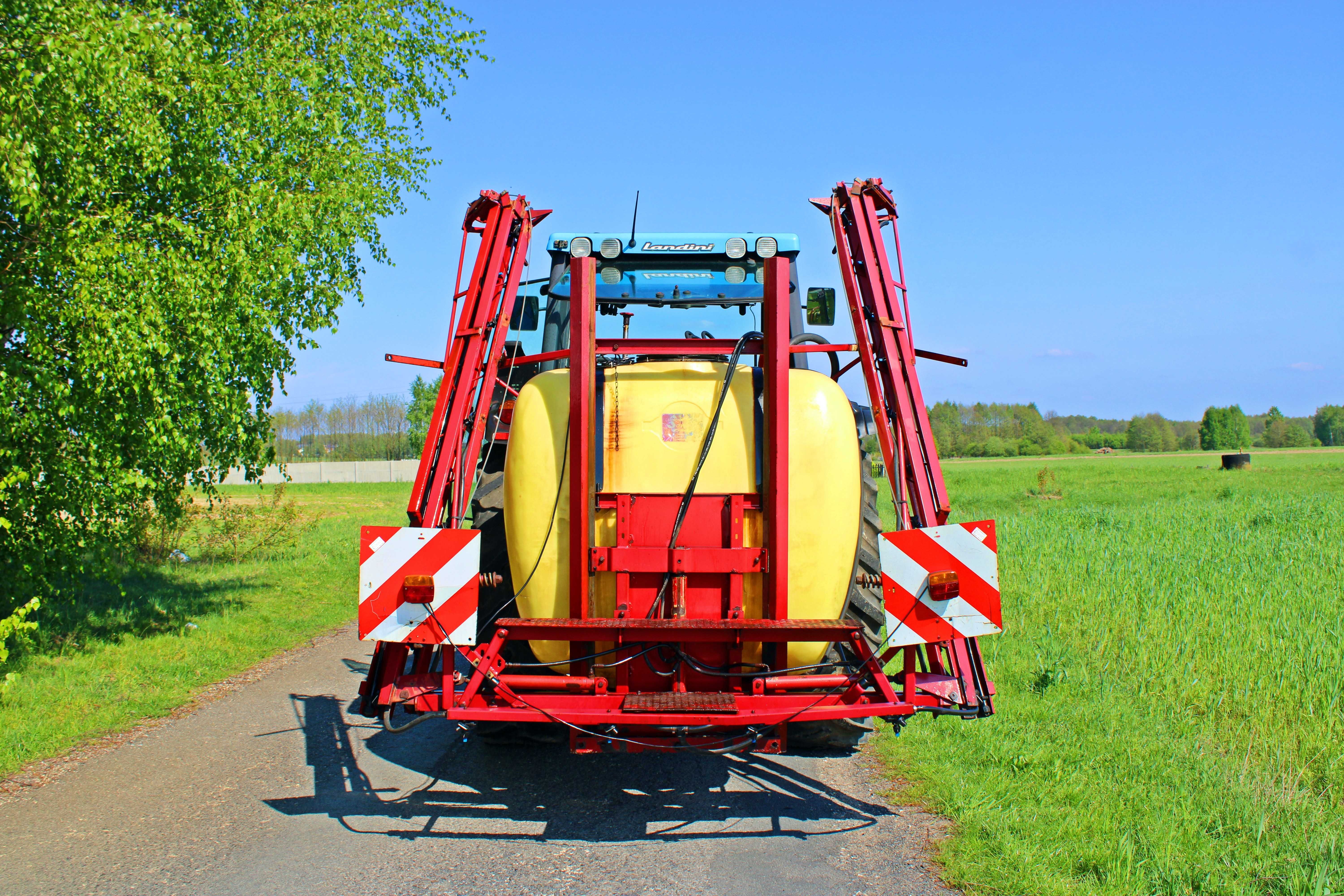 Opryskiwacz HARDI 1000 litrów Hydraulicznie rozkładana LANCA