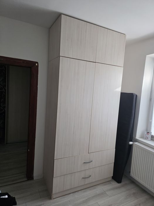 Sprzedam szafe wysoka robiona na wymiar 2szt.