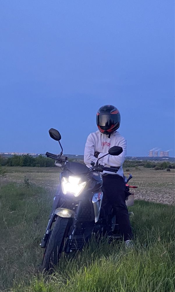 LIFAN SR220-4V чорного кольору