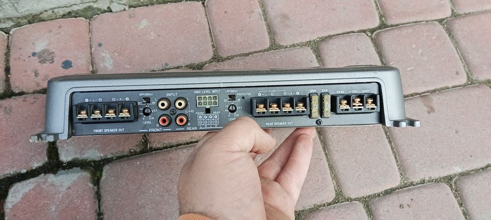 Wzmacniacze samochodowe Alpine V12 MRV-F345 + Sony Xplod XM-SD14X ?