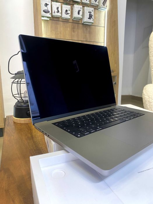 Ноутбук Apple MacBook Pro 16" M1 Pro 16GB/1TB Space Grey (MK193) 2021
