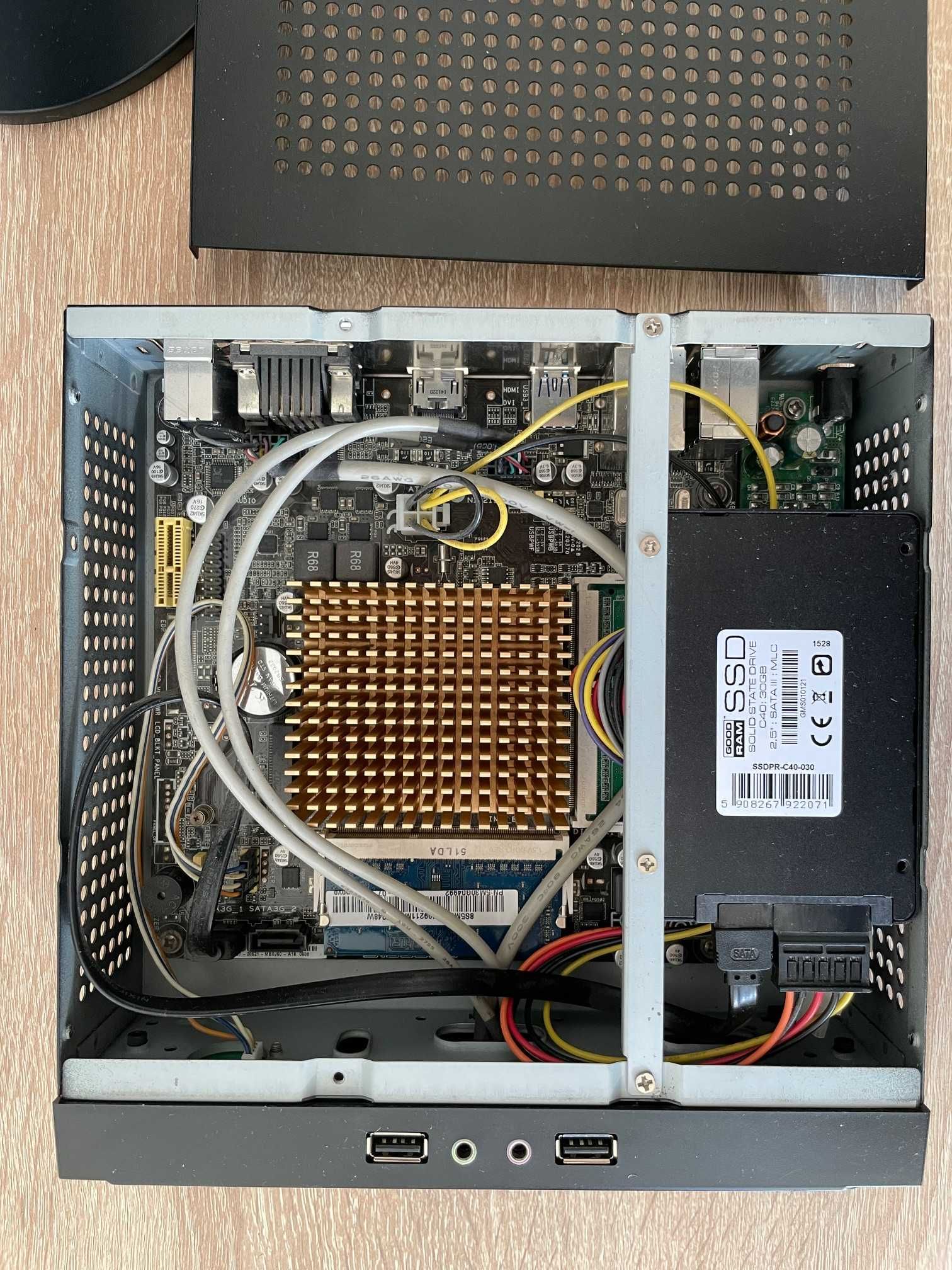 Asus J1800I-C 2x2.41Ghz 4gb ddr3 ssd 30gb Samsung E1920