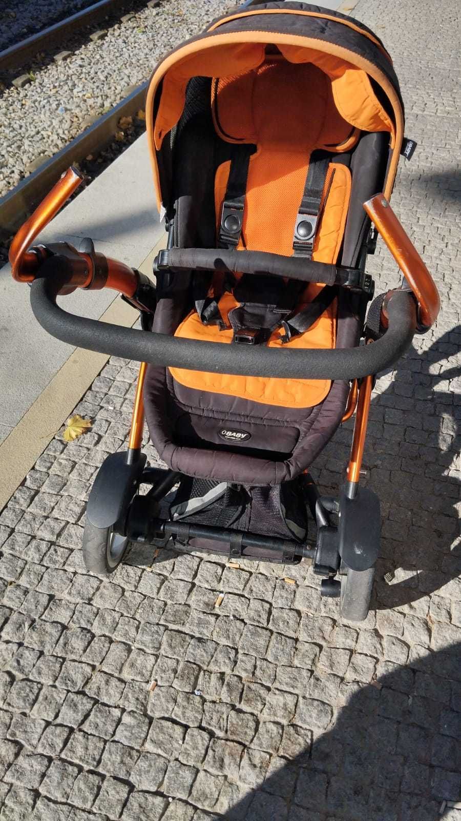 Carrinho de bebê de passeio