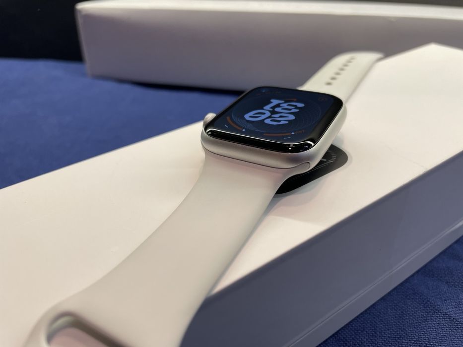 Apple Watch 5 44mm aluminum