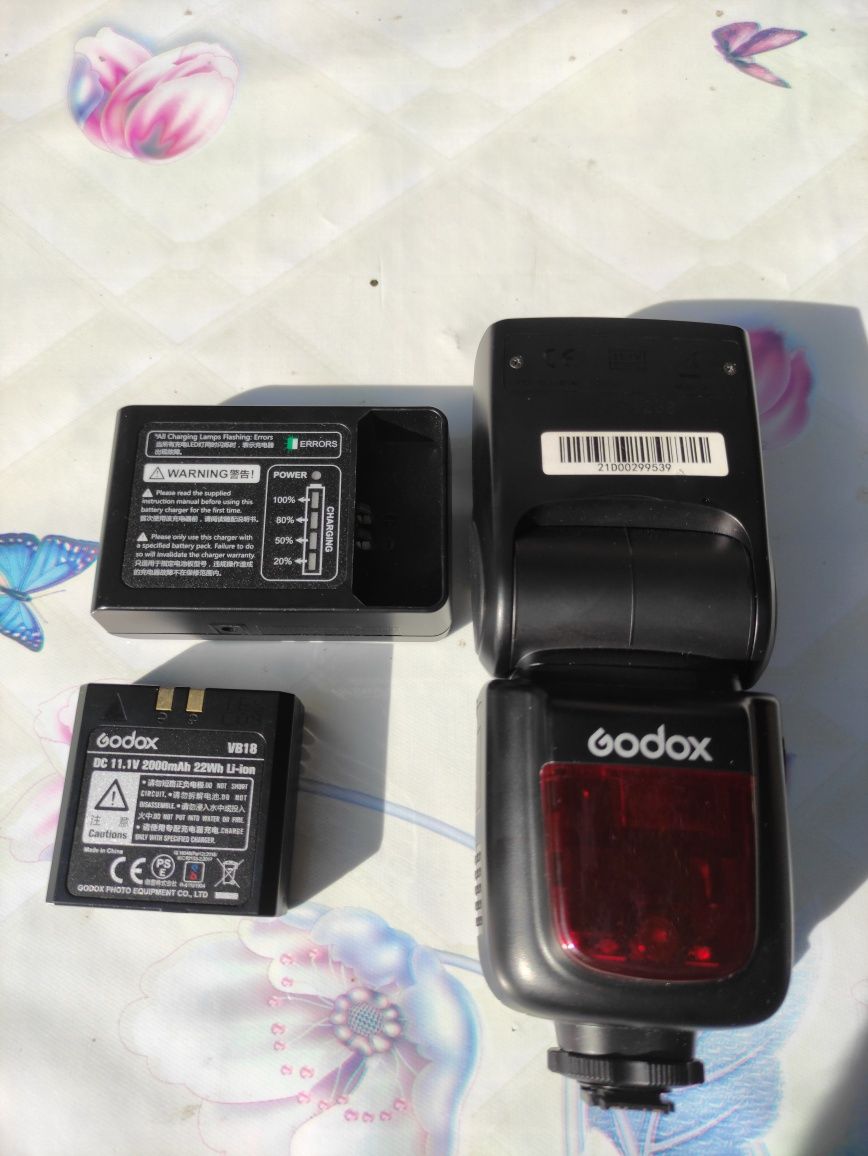 Спалах Sony e-mount Godox v860 друге покоління на батареї