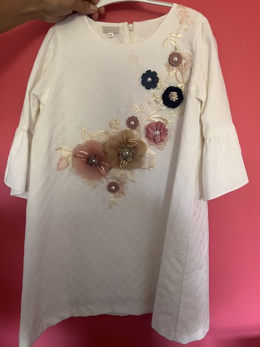 Vestido branco com flores