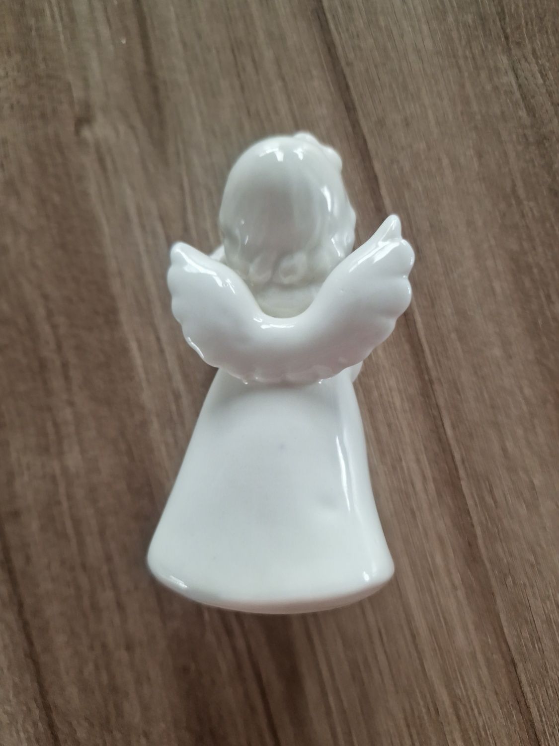 Piękna biały szklany porcelanowy aniołek 9 cm anioł.