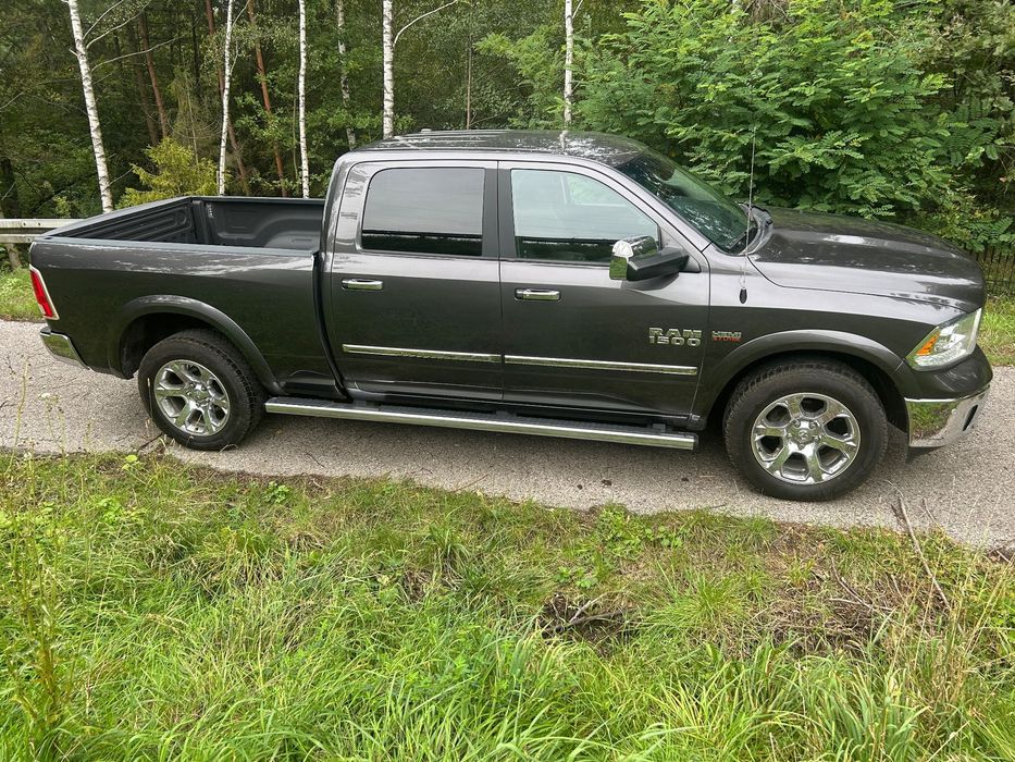 Dodge RAM  LARAMIE ciężarowy 6-osobowy, 4x4, automat, długa paczka