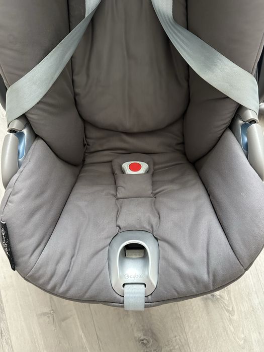 Продам автокрісло Cybex Platinum Cloud Z i-size з базою Isofix
