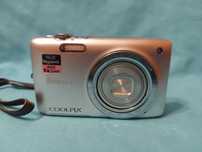 Nikon Coolpix S2700, srebrny. mały, sprawny przyjaciel na wakacje.