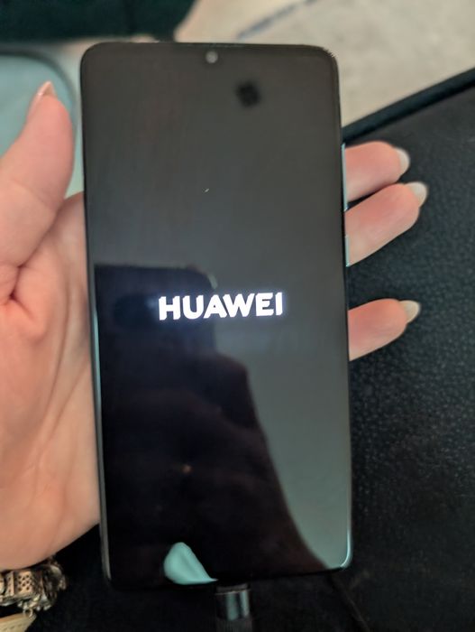 Uszkodzony Huawei P30