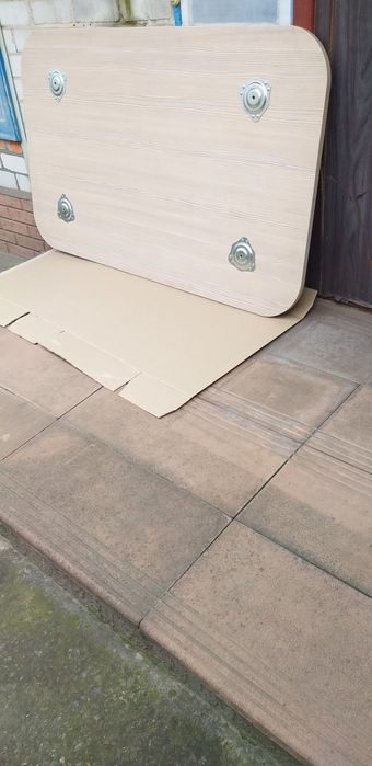 Продам обеденный стол. Размер 1500×900 высота 800мм.