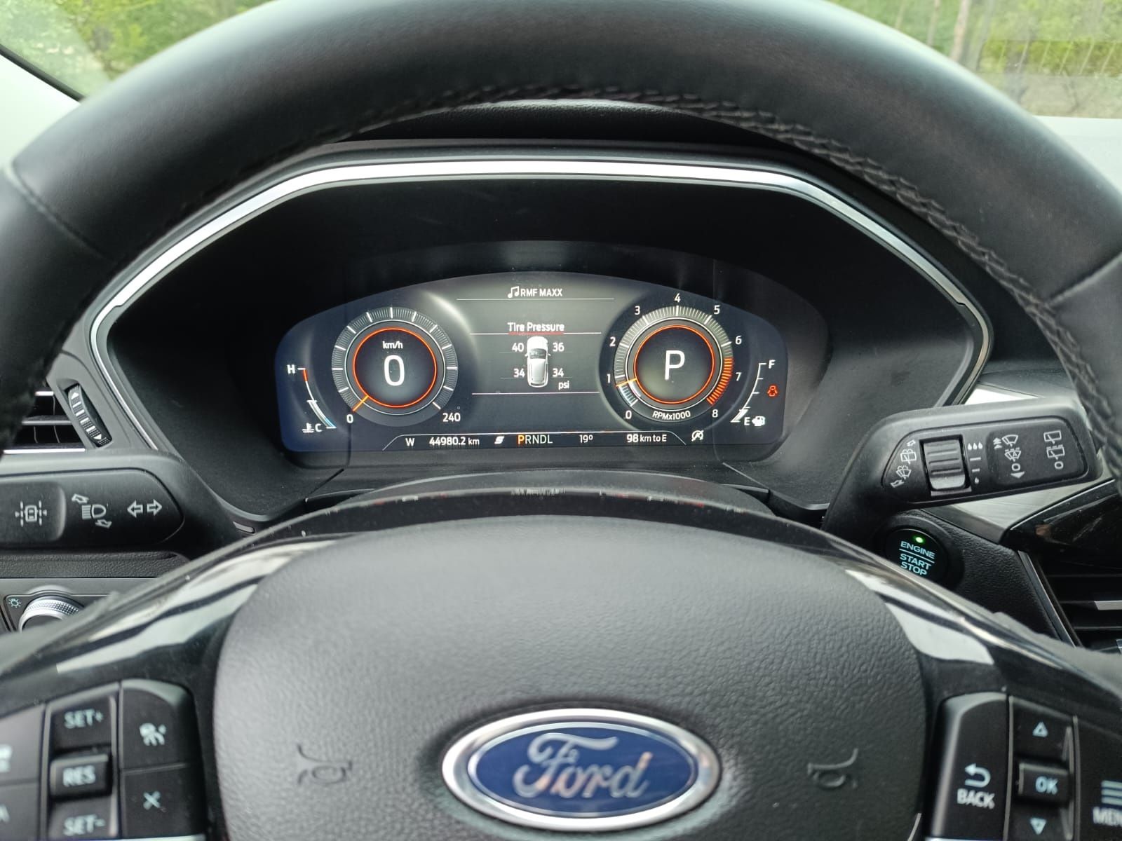 Ford kuga escape 2.0 benzyna 242 KM 2022 rok 4x4