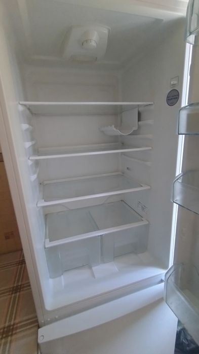 Chłodziarko-zamrażarka wolnostojąca FK326.3 Amica