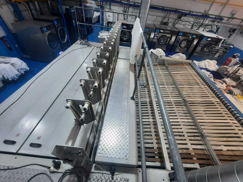 Calandra industrial Vega – 3.300 mm de largura com rolo de 1.200 mm