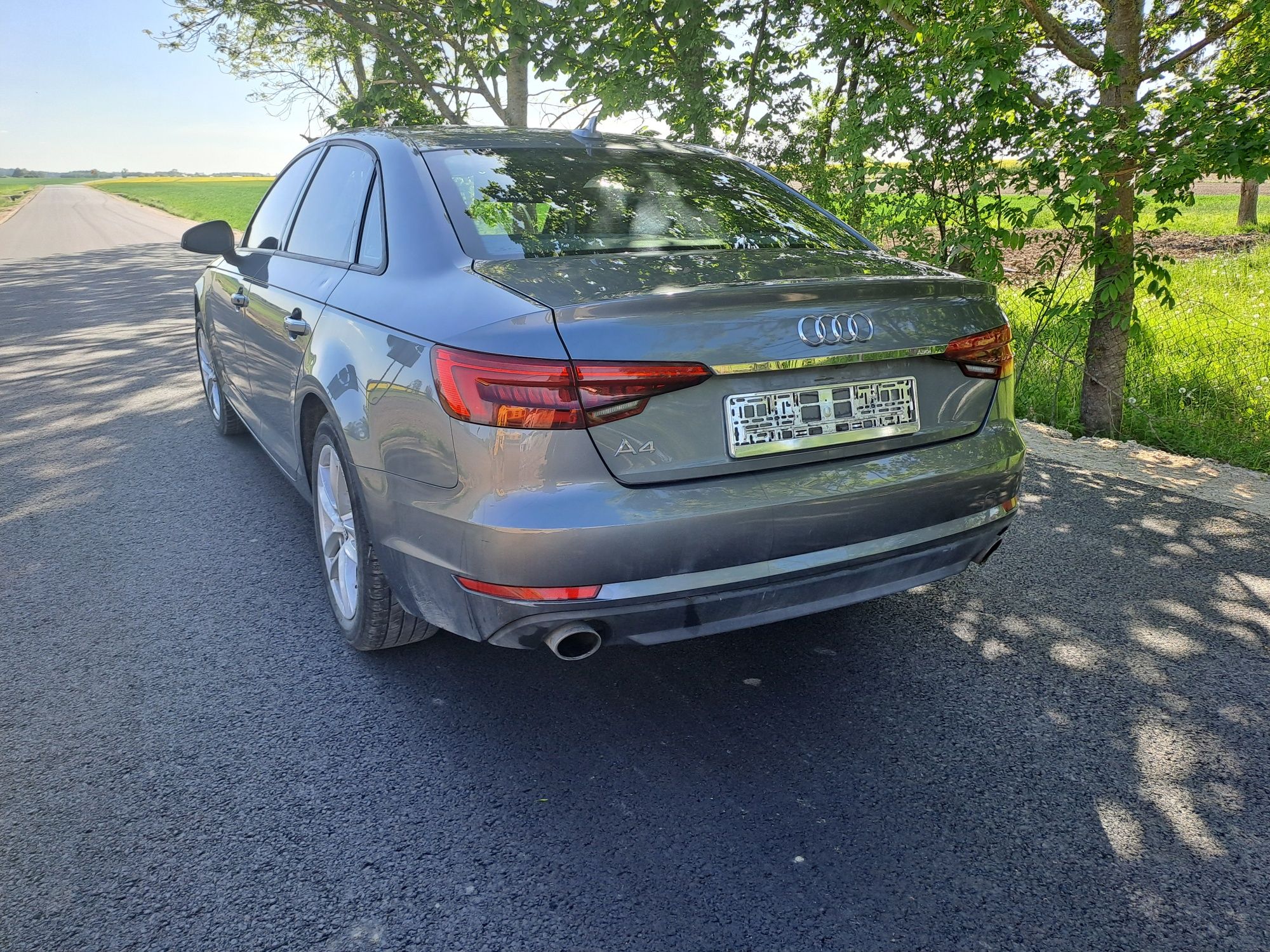 Audi a4 b9  252km