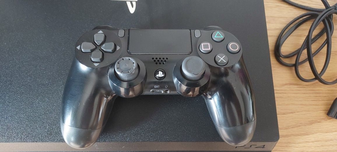 Ігрова приставка Sony PlayStation 4 Pro PS4 1tb