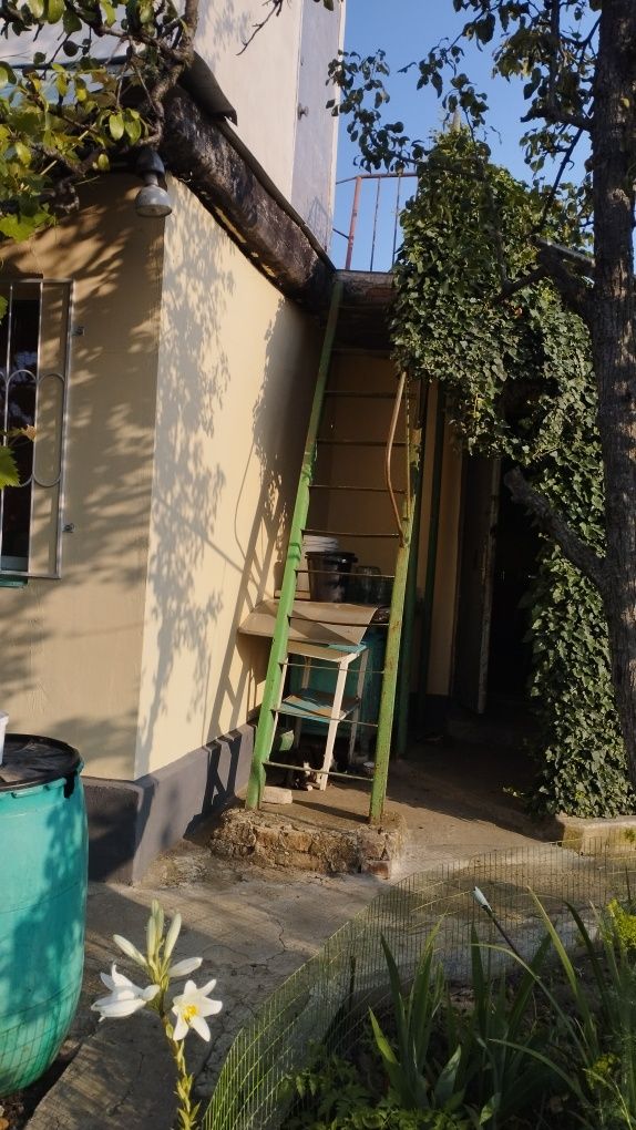 Продам дачу ( для проживання круглий рік)