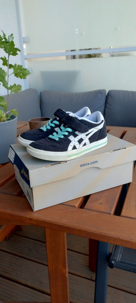 Buty chłopięce Asics r.28,5