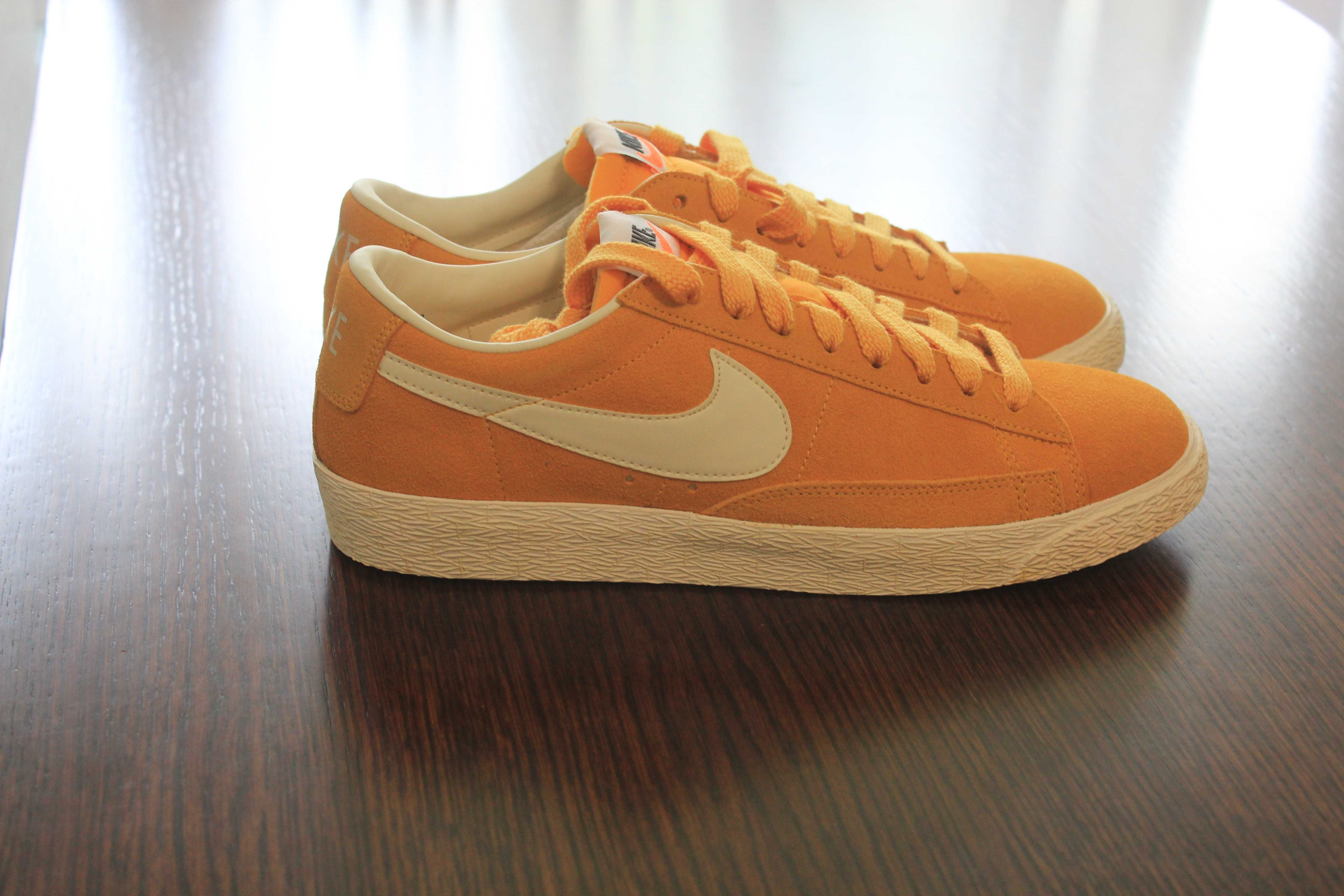 NIKE Wmns Blazer Low Suede