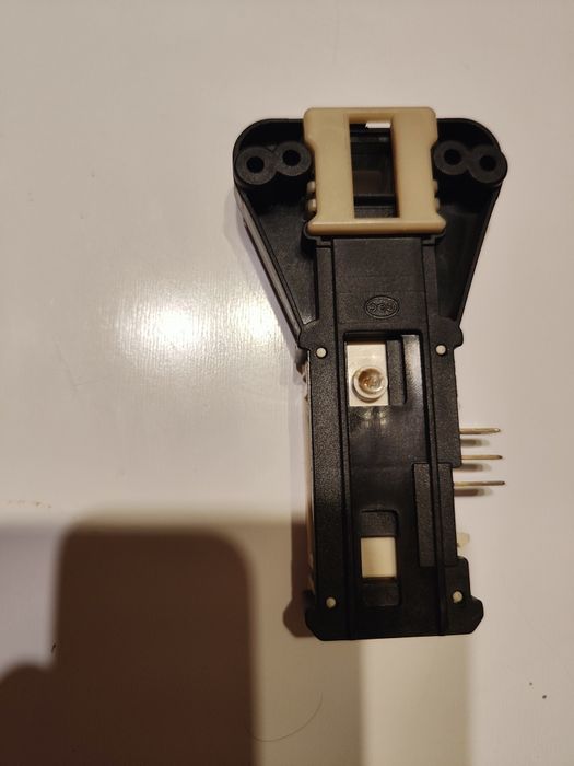 Zamek drzwi do pralki