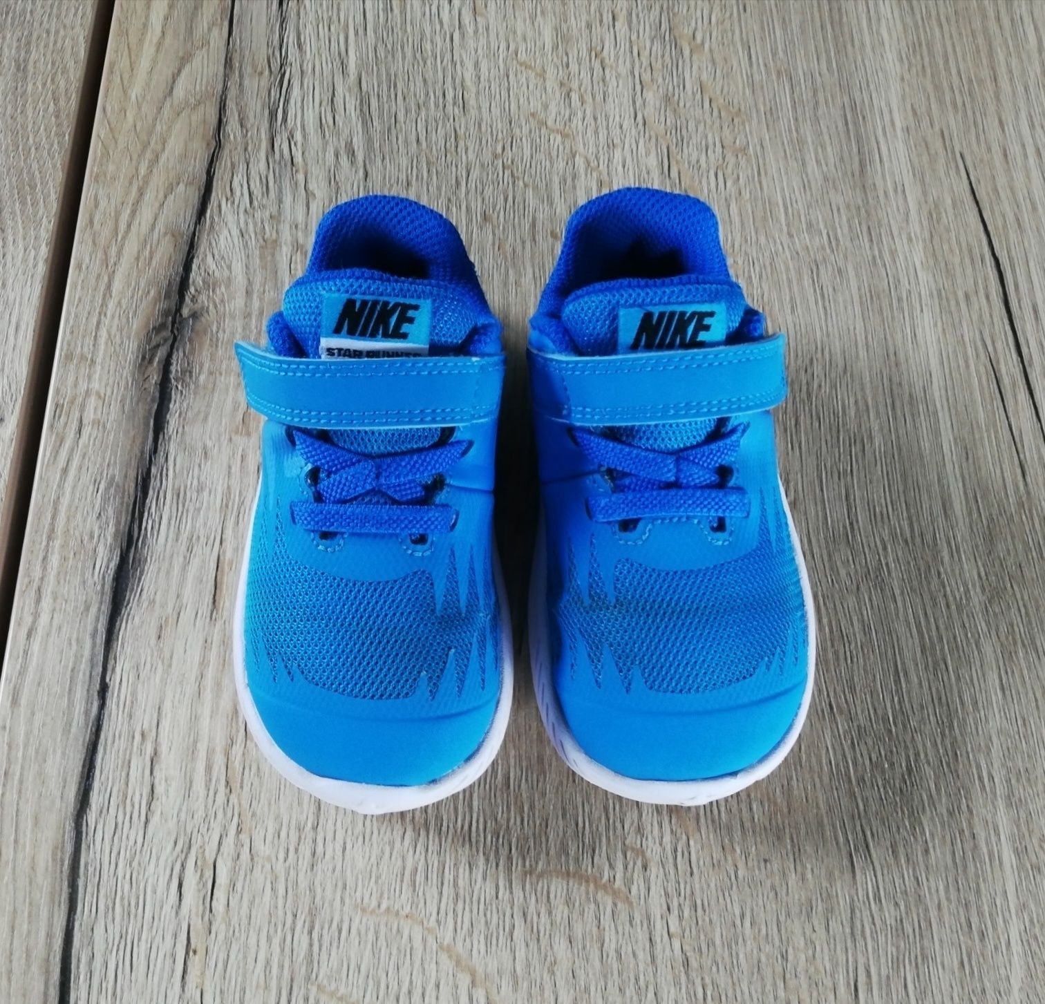 Buty sportowe Nike r.22