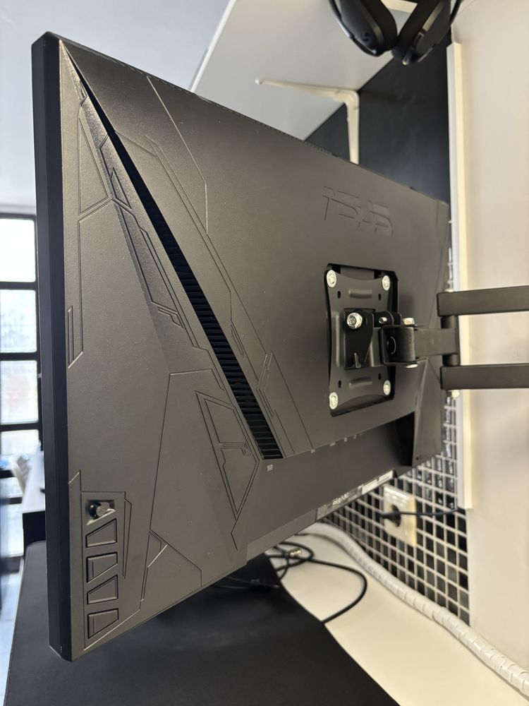 Monitor Gaming Asus 165 HZ
