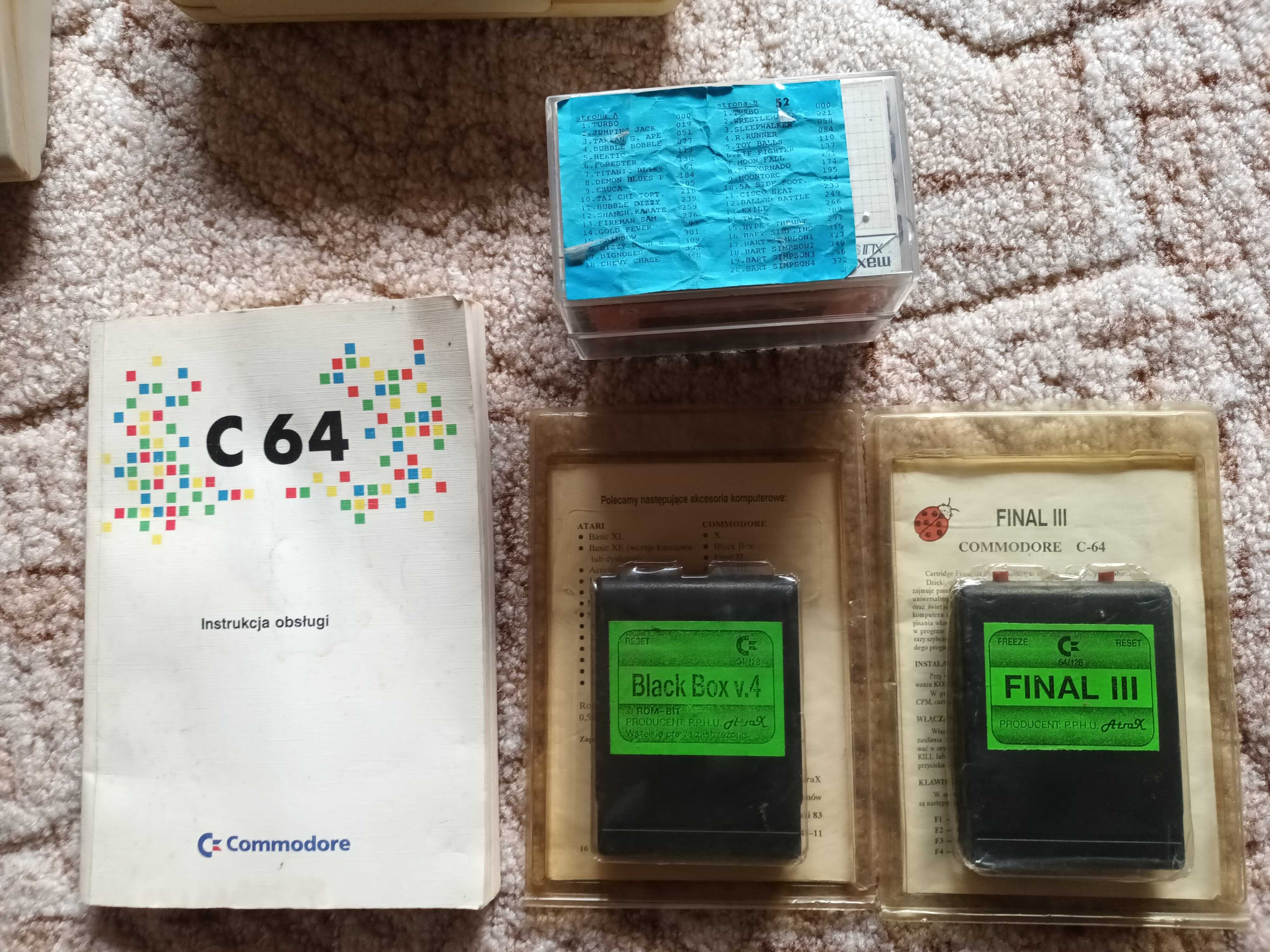 Komputer Commodore C64 wraz z zestawem - UNIKAT
